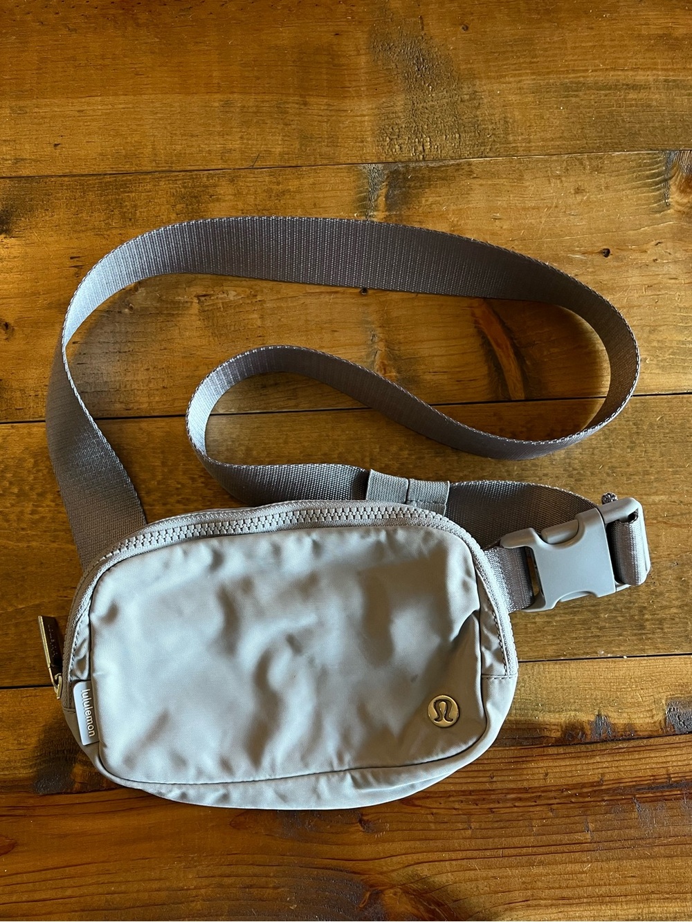 lululemon athletica grey women’s crossbody bag